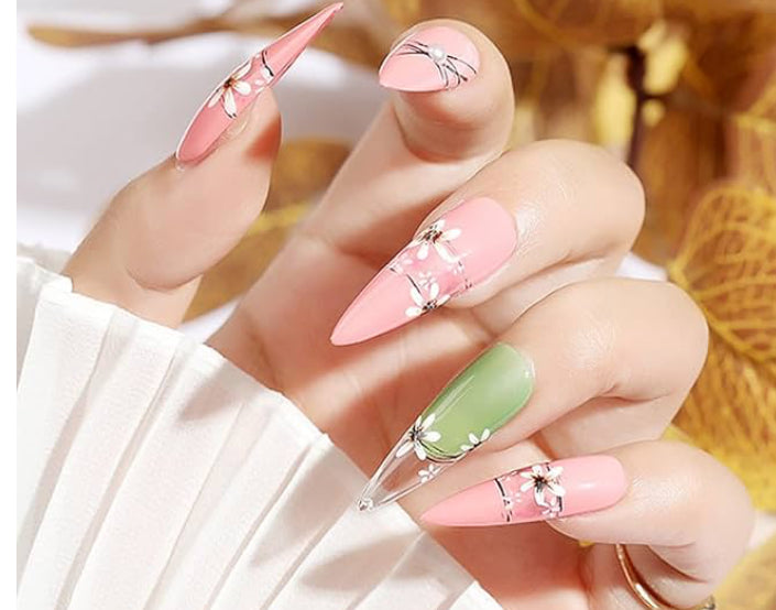 Caja de uñas pequeña stiletto